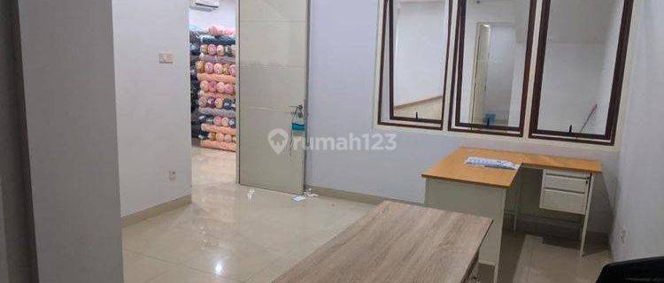 Ruko 3 Lantai Bagus Furnished Mainroad Jalan Laswi 1