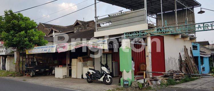 RUMAH USAHA KADISOKA LEBAR DEPAN 12 METER. SELANGKAH NEXT EXIT TOL JOGLOSEMAR 1