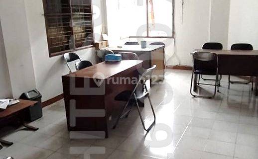 Kantor & Rumah Tinggal di Sayap Otista 1