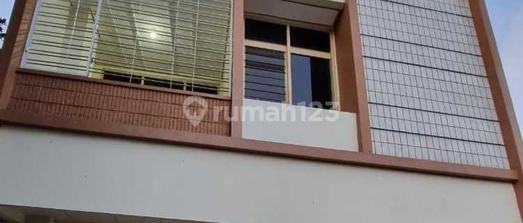 Large Main Road Panjunan Kopo Shop House. Ready to occupy, good condition, rarely available, spacious parking area. 1