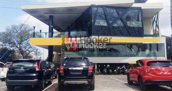 Bangunan cocok untuk restaurant atau kantor di daerah Atmodirono 1