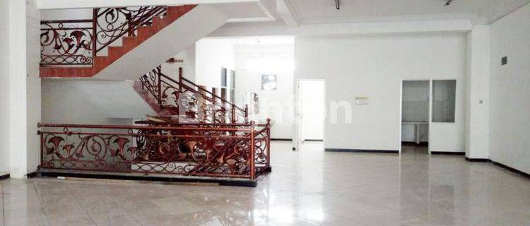 MAJAPAHIT RUKO BAGUS SIAP PAKAI STRATEGIS JALAN RAYA PROTOKOL DEKAT TOL SEMARANG TIMUR 1