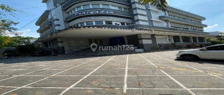 Gedung Komersil Siap Pakai di Sayap Riau Tengah Kota Bandung 1