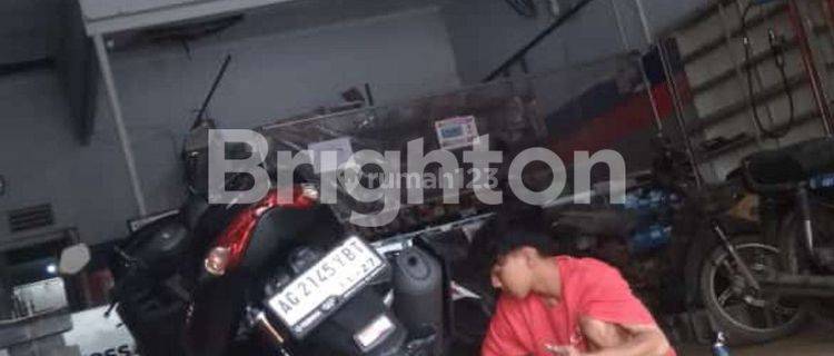 GUDANG SPAREPART MOTOR DEPAN SUDAH ADA BENGKEL MOTOR AKTIF 1