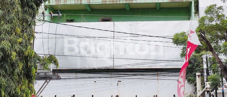 SHOPHOUSE IN THE CENTER OF SRAGEN CITY, 2 MINUTES TO SRAGEN LUWES 1