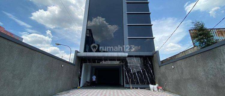 Dijual Mini Office Building, Lokasi Strategis cawang 1