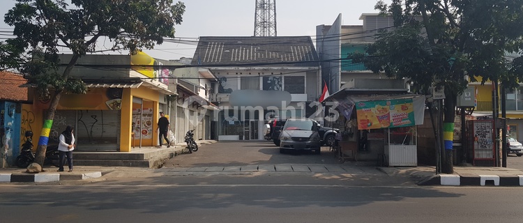 Spacious Parking Shophouse Near Hermina Arcamanik Hospital, Suitable for All Types of Businesses. 1