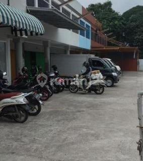Ready-to-occupy shophouse in Jagakarsa 1