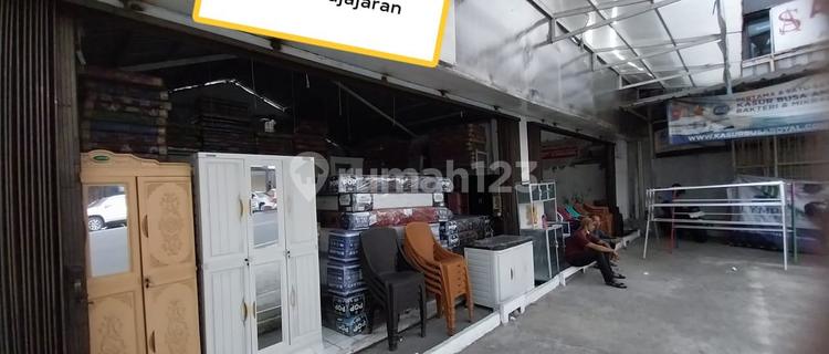 Strategic and Busy Shop House on the Side of Jalan Raya Tajur, Bogor 1