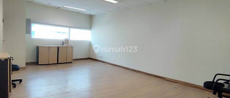 Di kan Ruang Kantor Springhill Office Tower Luas Nett 31 M² 1