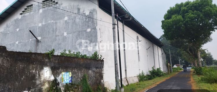 GUDANG BESAR DI GURAH 1