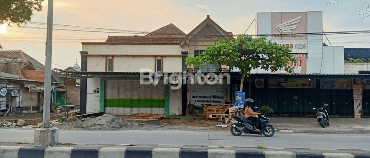 RUMAH EX KANTOR PEGADAIAN WOLTERMONGINSIDI PINGGIR JALAN RAYA HARGA MURAH 1