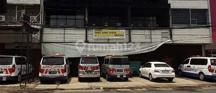 For Sale Fast 3-Unit Row Shophouse in Prime Location by Main Road, Ciputat 1