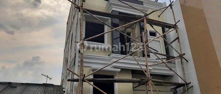Rumah Baru Dalam Kompleks Di Pasar Minggu Dekat Mall AEON 1