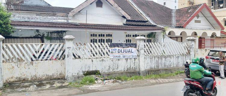 Rumah dekat pantai losari 1