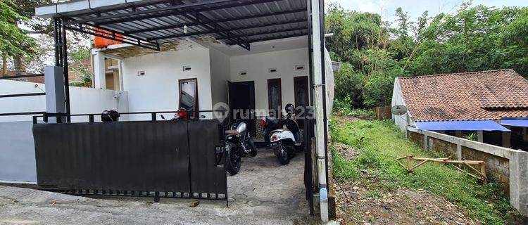 Rumah Siap Huni di Dekat Sekolah Internasional Salatiga 1