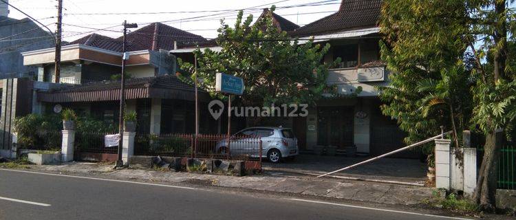 RUMAH TENGAH KOTA COCOK UNTUK USAHA  1