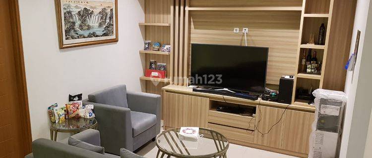 Rumah 2,5 Lantai Bagus Furnished di Setrasari Kulon, Bandung 1