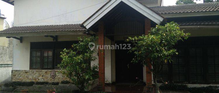 Rumah dengan tanah luas dijual cepat dekat Perum Jati Kramat Indah Bekasi 1