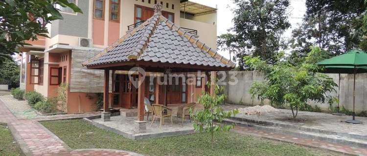 Beautiful Asri House like a Villa in Colomadu Solo 1