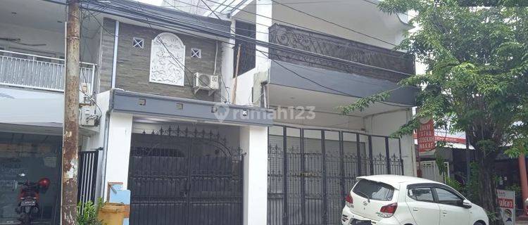 Rumah 2 lantai Disewakan di Dukuh Kupang, Surabaya 1