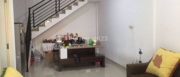 Dijual rumah Solo baru cocok utk pasangan muda 1