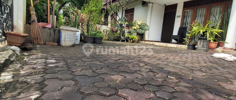 Old House Ready to Occupy in Sindang Raya Rawamangun 1