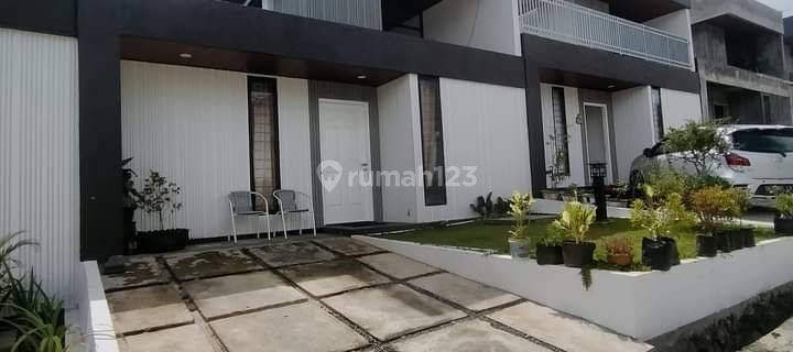 RUMAH DENGAN DESAIN PENCAHAYAAN MATAHARI TERBAIK 1