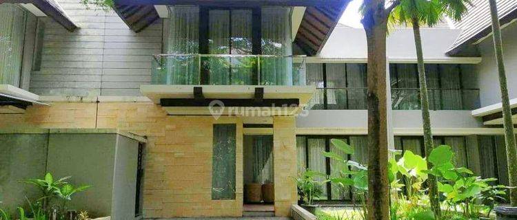 Rumah Mewah Dalam Perum Di Hyarta Residence 1