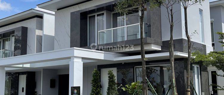 Dijual Rumah Premium Konsep Modern Tropis di Gading Serpong 1