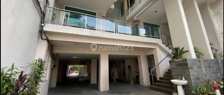 Gedung kantor 3 lantai siap pakai di utan kayu Jakarta timur 1