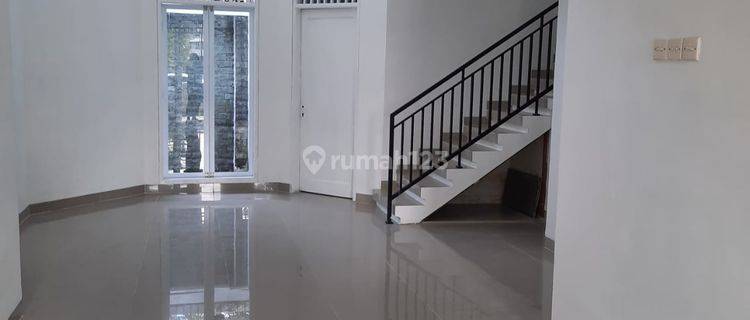 DIJUAL Rumah 2 Lantai di Lippo Karawaci Sentral 1