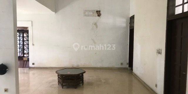 RUMAH LAMA HITUNG TANAH DI PATRA KUNINGAN ( PRIME LOCATION ) 1