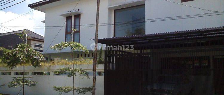 RUMAH MINIMALIS MODERN 2 LANTAI SIAP HUNI LOKASI DEKAT KANTOR GEDUNG SATE KOTA BANDUNG 1
