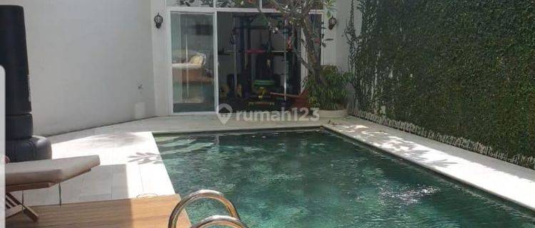 Rumah Pool Sektor 9 Bintaro 1