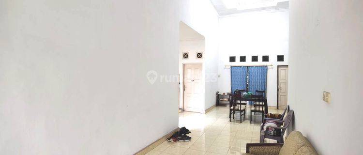 Dijual Rumah Semi Furnish Ditengah Kota, Murah Di Jl. Sudirman - Pekanbaru 1