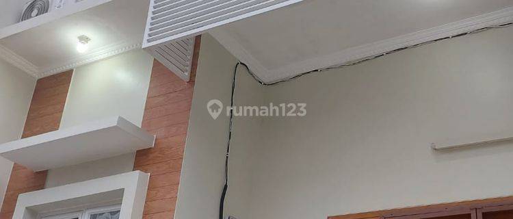 Rumah minimalis harga murah dekat stasiun depok 1