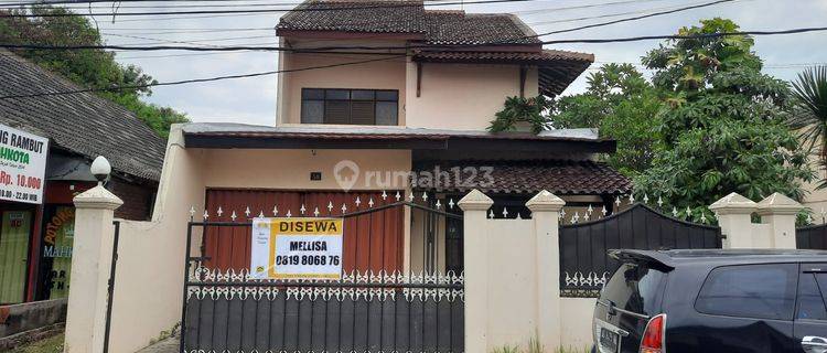 Disewakan rumah Dua lantai di jalan palebon raya majapahit  1