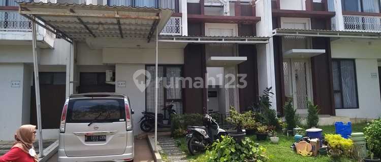 Rumah 2lantai siap huni semi furnish didlm perumahan the green asri dan nyaman  1