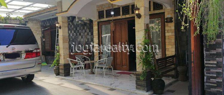 Rumah Cantik Cocok buat Guest House diTimur Lottemart dalam Ringroud Maguwoharjo Depok Sleman  1