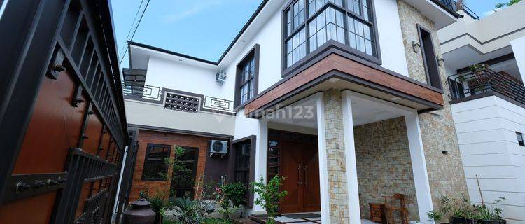 Rumah, tempat kost dan kantor di kebayoran lama di Jual 1