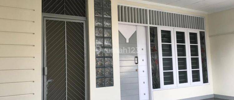 Disewakan Rumah 2 Lantai di Puri Indah 4kt Luas 140 M2 Puri Kembangan Jakarta Barat 1