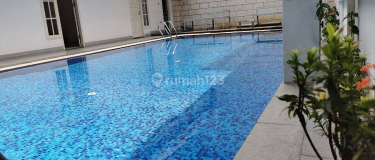 DI SEWAKAN CEPAT RUMAH SANGAT LUAS ADA KOLAM RENANG DI PONDOK LABU JAKARTA SELATAN SIAP DI TAWAR  1