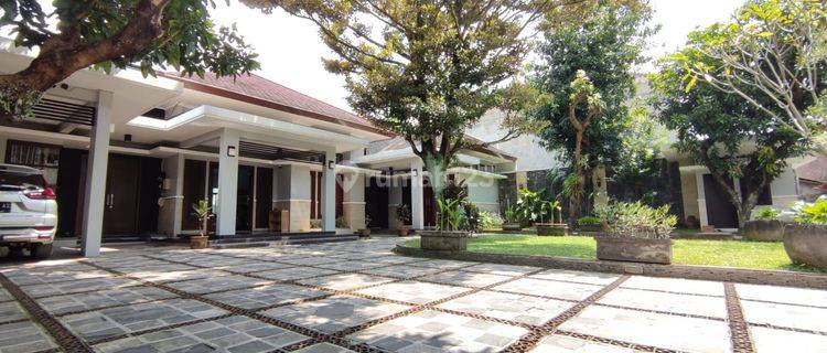 Rumah Villa di Laweyan Solo bonus Swimmingpool 1