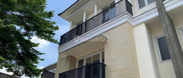 Rumah siap huni didalam Townhouse, Dengan Private Pool 1