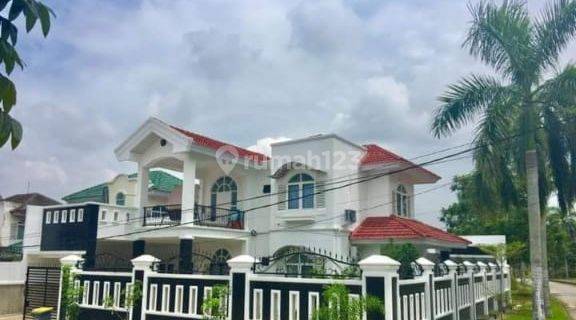 Rumah cantik di komplek perumahan elite dekat chevron rumbai  1