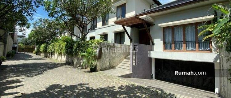 DIJUAL CEPAT 8 - UNIT RUMAH EKSKLUSIF & MEWAH 2 - LANTAI.JL.KEMANG,JAK - SEL.DENGAN PRIVATE SWIMMING POOL.LOKASI PREMIUM & STRATEGIS.INVESTASI YANG SANGAT MENGUNTUNGKAN ! 1