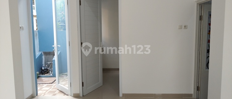 05 Murah! Rumah Baru Depan Taman Di Gading Griya Lestari 1
