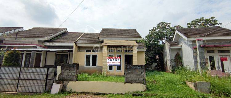 Rumah Pamoyanan dekat Alfamart dan Indomaret serta Angkutan Umum 1