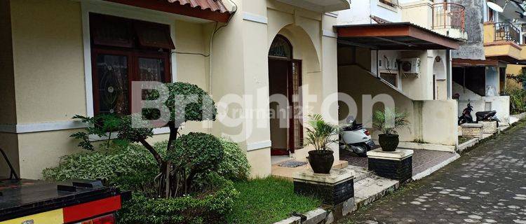 Rumah 2Lt Di Griya Taman Amarta Belakang Hyatt monjali 1